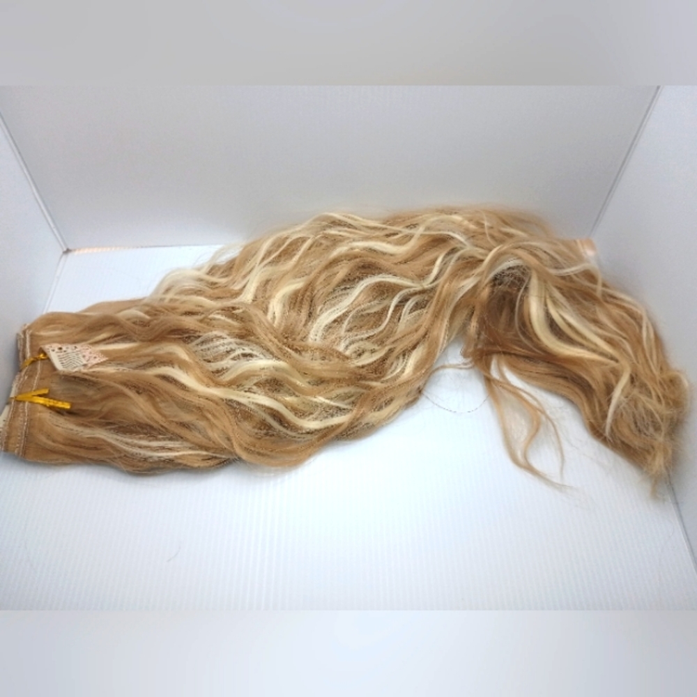 Hairro SYNETHIC Wavy Lace 17 Clips. Ash Blonde. 5pcs 250g 24in